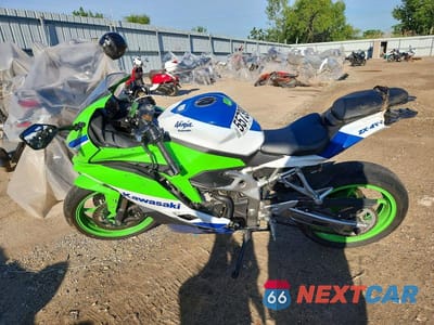 Trzecie zdjęcie samochodu z tyłu: 2024 KAWASAKI ZX400 S VIN:ML5ZXCS12RDA28170 - miniatura