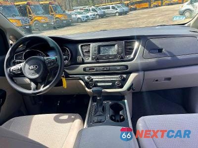 Zdjęcie 9 z 10 samochodu: 2018 KIA SEDONA L VIN:KNDMA5C1XJ6403384 - miniatura