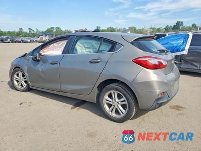 Drugie zdjęcie samochodu z przodu: 2017 CHEVROLET CRUZE LT VIN:3G1BE6SM5HS537456 - miniatura