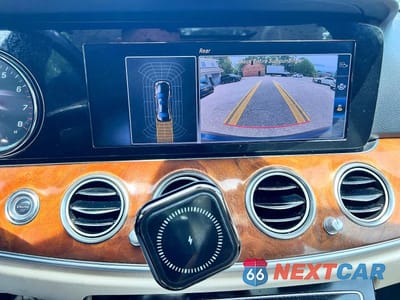 Zdjęcie 12 z 13 samochodu: 2017 MERCEDES-BENZ E 300 4MATIC VIN:WDDZF4KB8HA132821 - miniatura