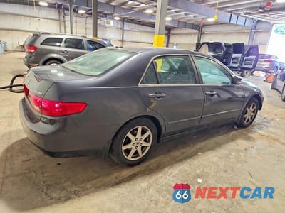 Trzecie zdjęcie samochodu z tyłu: 2005 HONDA ACCORD EX VIN:1HGCM66585A029708 - miniatura