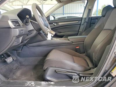Zdjęcie 7 z 12 samochodu: 2019 HONDA ACCORD LX VIN:1HGCV1F10KA156753 - miniatura