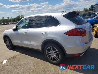 Drugie zdjęcie samochodu z przodu: 2013 PORSCHE CAYENNE VIN:WP1AF2A2XDLA39924 - miniatura