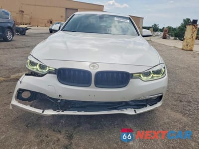 Piąte zdjęcie samochodu w środku: 2017 BMW 330 I VIN:WBA8B9G37HNU52699 - miniatura