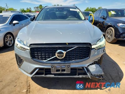 Piąte zdjęcie samochodu w środku: 2024 VOLVO XC60 PLUS VIN:YV4H60DL3R1814749 - miniatura