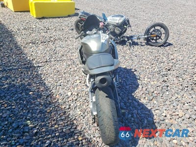 Czwarte zdjęcie samochodu z boku: 2008 HONDA CBR600 RR VIN:JH2PC400X8M101605 - miniatura
