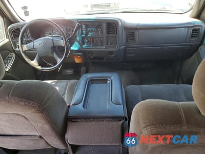 Zdjęcie 8 z 12 samochodu: 2003 CHEVROLET SILVERADO K2500 HEAVY DUTY VIN:1GCHK23U73F177878 - miniatura
