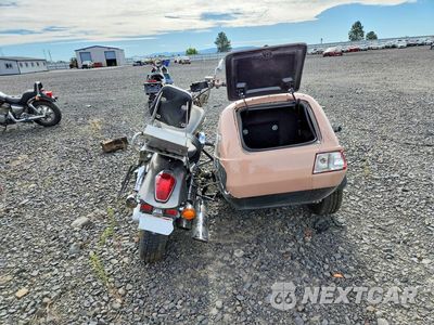 Czwarte zdjęcie samochodu z boku: 2005 HONDA VTX1300 C VIN:1HFSC55055A101158 - miniatura