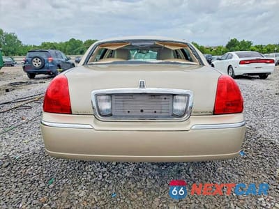 Zdjęcie 6 z 12 samochodu: 2011 LINCOLN TOWN CAR SIGNATURE LIMITED VIN:2LNBL8CV7BX754860 - miniatura