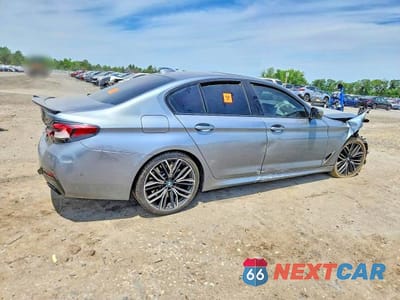 Trzecie zdjęcie samochodu z tyłu: 2021 BMW M550XI VIN:WBA13BK06MCF02388 - miniatura