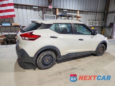 Trzecie zdjęcie samochodu z tyłu: 2018 NISSAN KICKS S VIN:3N1CP5CU0JL508142 - miniatura