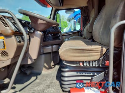 Zdjęcie 6 z 10 samochodu: 2018 VOLVO VNL SEMI TRUCK VIN:4V4NC9EH7JN887881 - miniatura