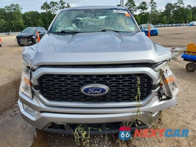 Piąte zdjęcie samochodu w środku: 2022 FORD F150 SUPERCREW VIN:1FTEW1CP4NFA23708 - miniatura