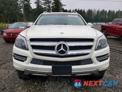 Piąte zdjęcie samochodu w środku: 2014 MERCEDES-BENZ GL 450 4MATIC VIN:4JGDF7CE8EA324634 - miniatura