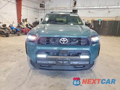 Piąte zdjęcie samochodu w środku: 2026 TOYOTA 4RUNNER TRD OFF-ROAD PREMIUM VIN:JTEVA5BR7T5113636 - miniatura