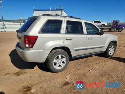 Trzecie zdjęcie samochodu z tyłu: 2007 JEEP GRAND CHEROKEE LAREDO VIN:1J8GR48K47C607232 - miniatura