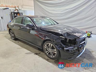 Czwarte zdjęcie samochodu z boku: 2021 MERCEDES-BENZ E 350 4MATIC VIN:W1KZF8EB6MA929002 - miniatura
