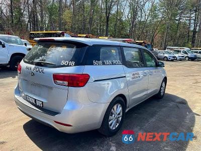 Czwarte zdjęcie samochodu z boku: 2018 KIA SEDONA L VIN:KNDMA5C1XJ6403384 - miniatura