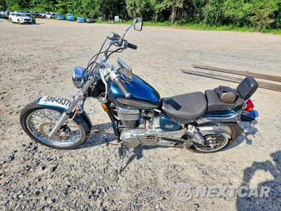 Trzecie zdjęcie samochodu z tyłu: 2003 SUZUKI LS650 P VIN:JS1NP41A032101879 - miniatura