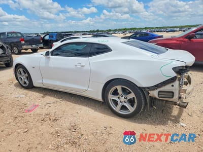 Drugie zdjęcie samochodu z przodu: 2017 CHEVROLET CAMARO LT VIN:1G1FB1RS2H0182366 - miniatura