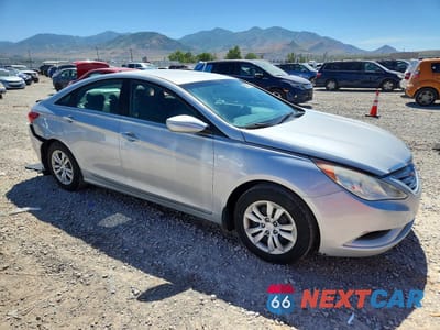 Czwarte zdjęcie samochodu z boku: 2011 HYUNDAI SONATA GLS VIN:5NPEB4AC0BH243667 - miniatura