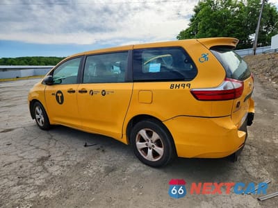Drugie zdjęcie samochodu z przodu: 2017 TOYOTA SIENNA VIN:5TDZZ3DC1HS859903 - miniatura