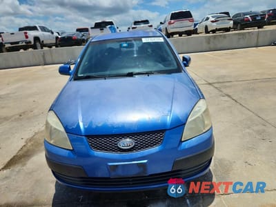 Piąte zdjęcie samochodu w środku: 2006 KIA RIO LX AUTOMATIC VIN:KNADE123X66121864 - miniatura