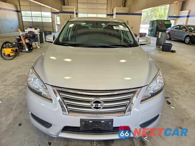 Piąte zdjęcie samochodu w środku: 2014 NISSAN SENTRA S VIN:3N1AB7AP4EY217974 - miniatura