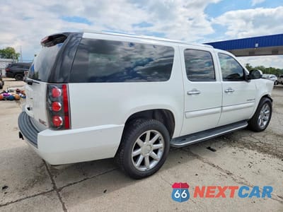 Trzecie zdjęcie samochodu z tyłu: 2007 GMC YUKON XL DENALI VIN:1GKFK66857J377551 - miniatura
