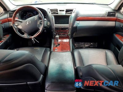 Zdjęcie 8 z 12 samochodu: 2009 LEXUS LS 460 VIN:JTHBL46F995086572 - miniatura