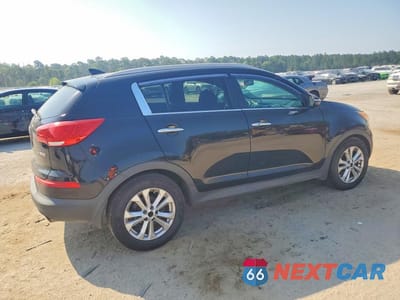 Trzecie zdjęcie samochodu z tyłu: 2016 KIA SPORTAGE SX VIN:KNDPC3A67G7831636 - miniatura