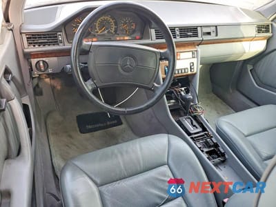 Zdjęcie 8 z 12 samochodu: 1991 MERCEDES-BENZ 300 CE VIN:WDBEA51DXMB323840 - miniatura