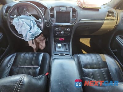 Zdjęcie 8 z 12 samochodu: 2019 CHRYSLER 300 S VIN:2C3CCAGG0KH586246 - miniatura