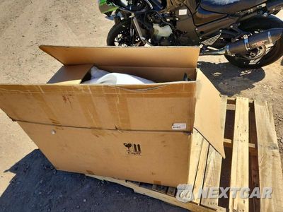 Zdjęcie 9 z 10 samochodu: 2012 KAWASAKI ZX1400 EC VIN:JKBZXNE11CA002636 - miniatura