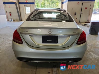 Zdjęcie 6 z 12 samochodu: 2015 MERCEDES-BENZ C 300 4MATIC VIN:55SWF4KB1FU095417 - miniatura