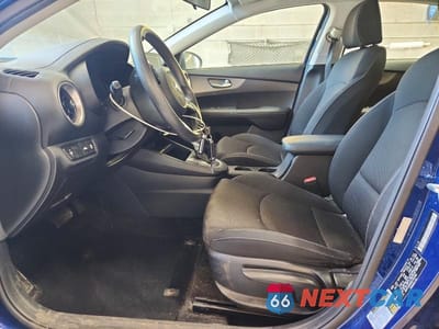 Zdjęcie 7 z 12 samochodu: 2019 KIA FORTE LXS VIN:3KPF24AD9KE104784 - miniatura