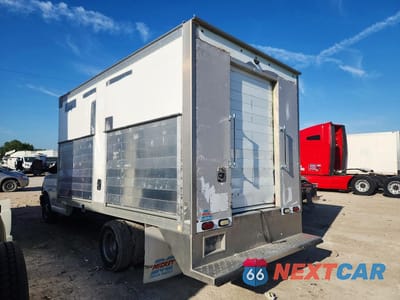 Drugie zdjęcie samochodu z przodu: 2016 CHEVROLET EXPRESS REFRIGERATED BOX TRUCK VIN:1GB6GUCG0G1123070 - miniatura