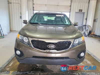 Piąte zdjęcie samochodu w środku: 2013 KIA SORENTO EX VIN:5XYKUCA69DG313114 - miniatura
