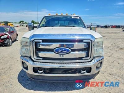 Piąte zdjęcie samochodu w środku: 2011 FORD F350 SUPER DUTY VIN:1FT8W3BT3BEC16117 - miniatura