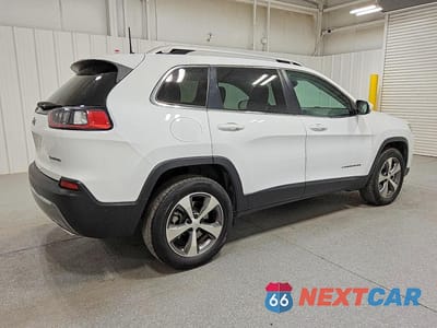 Trzecie zdjęcie samochodu z tyłu: 2021 JEEP CHEROKEE LIMITED VIN:1C4PJMDX2MD185788 - miniatura