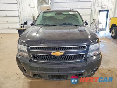 Piąte zdjęcie samochodu w środku: 2014 CHEVROLET SUBURBAN K1500 LT VIN:1GNSKJE76ER102850 - miniatura