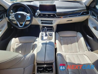 Zdjęcie 8 z 13 samochodu: 2016 BMW 750 XI VIN:WBA7F2C53GG420172 - miniatura