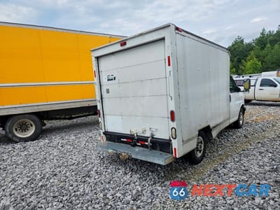 Trzecie zdjęcie samochodu z tyłu: 2012 GMC SAVANA BOX TRUCK VIN:1GDY72BA4C1904511 - miniatura