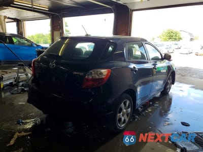Trzecie zdjęcie samochodu z tyłu: 2010 TOYOTA MATRIX BASE VIN:2T1KU4EE3AC530169 - miniatura