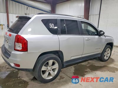 Trzecie zdjęcie samochodu z tyłu: 2013 JEEP COMPASS SPORT VIN:1C4NJDBB2DD272167 - miniatura