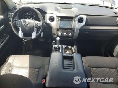 Zdjęcie 8 z 13 samochodu: 2018 TOYOTA TUNDRA CREWMAX SR5 VIN:5TFDY5F19JX685079 - miniatura