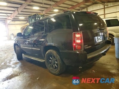 Drugie zdjęcie samochodu z przodu: 2011 GMC YUKON DENALI VIN:1GKS2EEF3BR106605 - miniatura