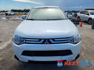Piąte zdjęcie samochodu w środku: 2014 MITSUBISHI OUTLANDER SE VIN:JA4AD3A33EZ015852 - miniatura