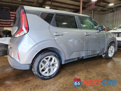 Trzecie zdjęcie samochodu z tyłu: 2023 KIA SOUL LX VIN:KNDJ23AU3P7877472 - miniatura