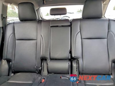 Zdjęcie 10 z 13 samochodu: 2019 TOYOTA HIGHLANDER LE VIN:5TDBZRFH2KS727351 - miniatura
